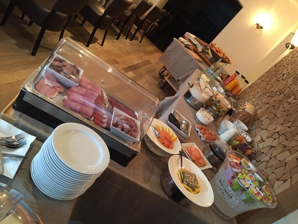 Hotel Restaurant Au Sauvage Fribourg Kültér fotó